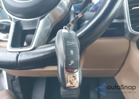 2016 Porsche Cayenne z USA, uszkodzony, nr VIN WP1AA2A23GLA09960